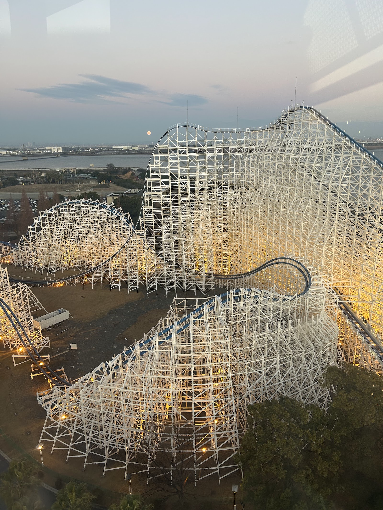 White Cyclone — Oficiais