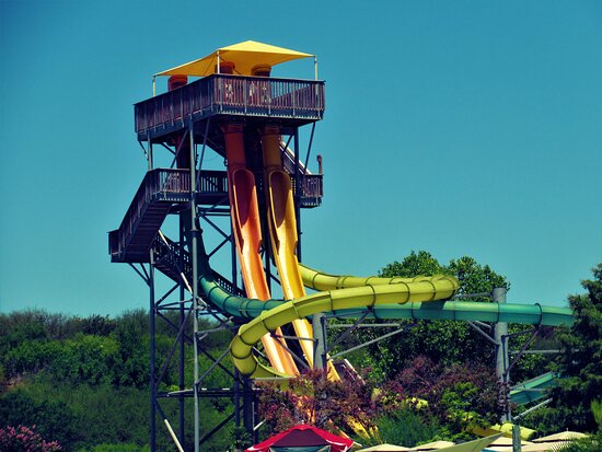White Water Bay — Oficiais