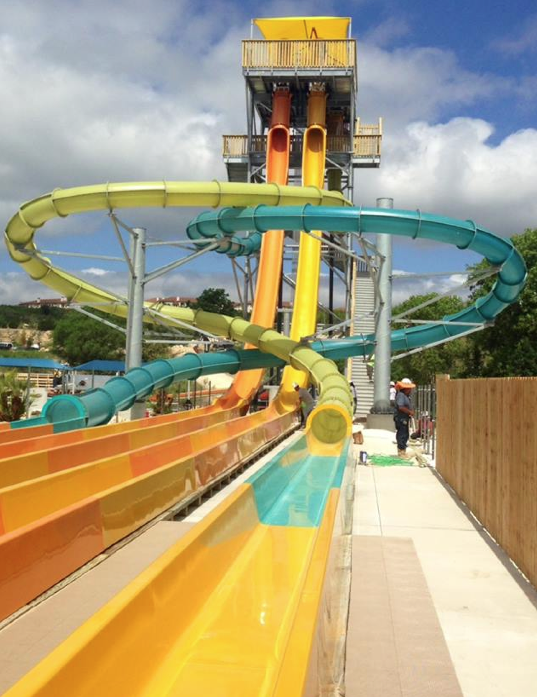 White Water Bay — Oficiais