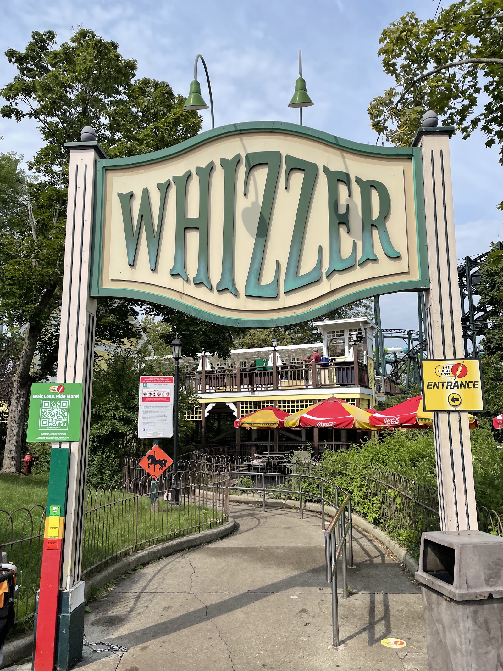 Whizzer — Oficiais