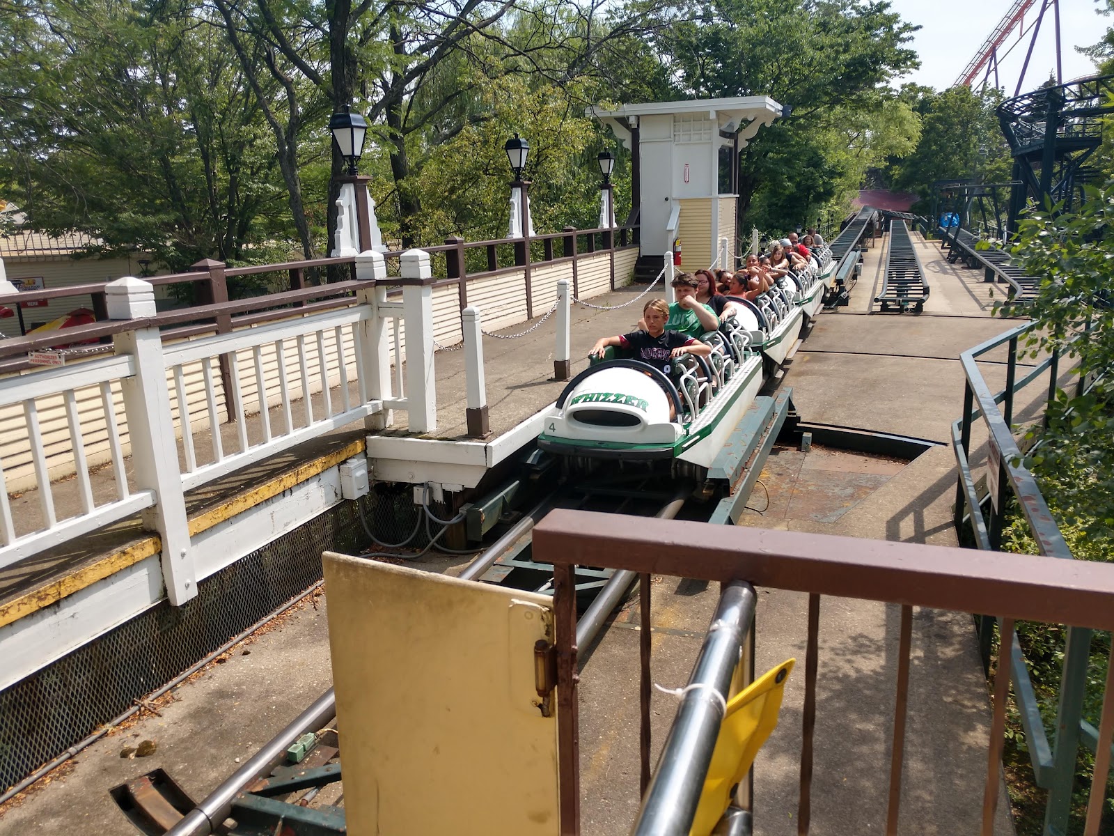 Whizzer — Oficiais