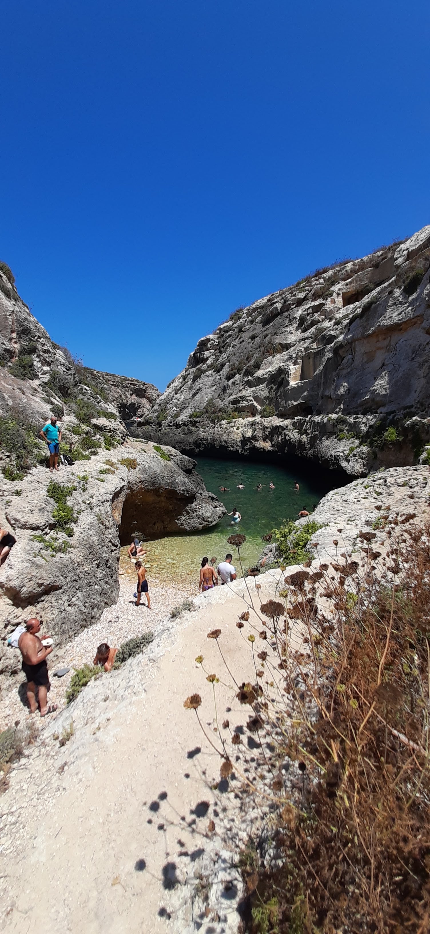 Wied Il-Għasri — Oficiais