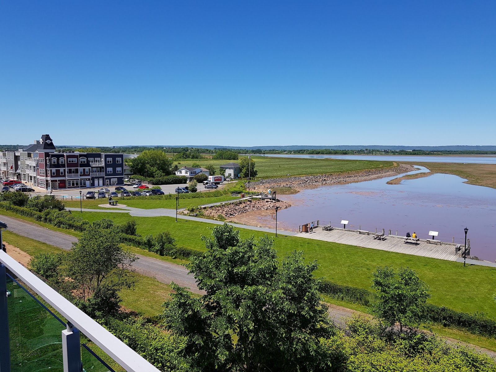 Wolfville — Oficiais