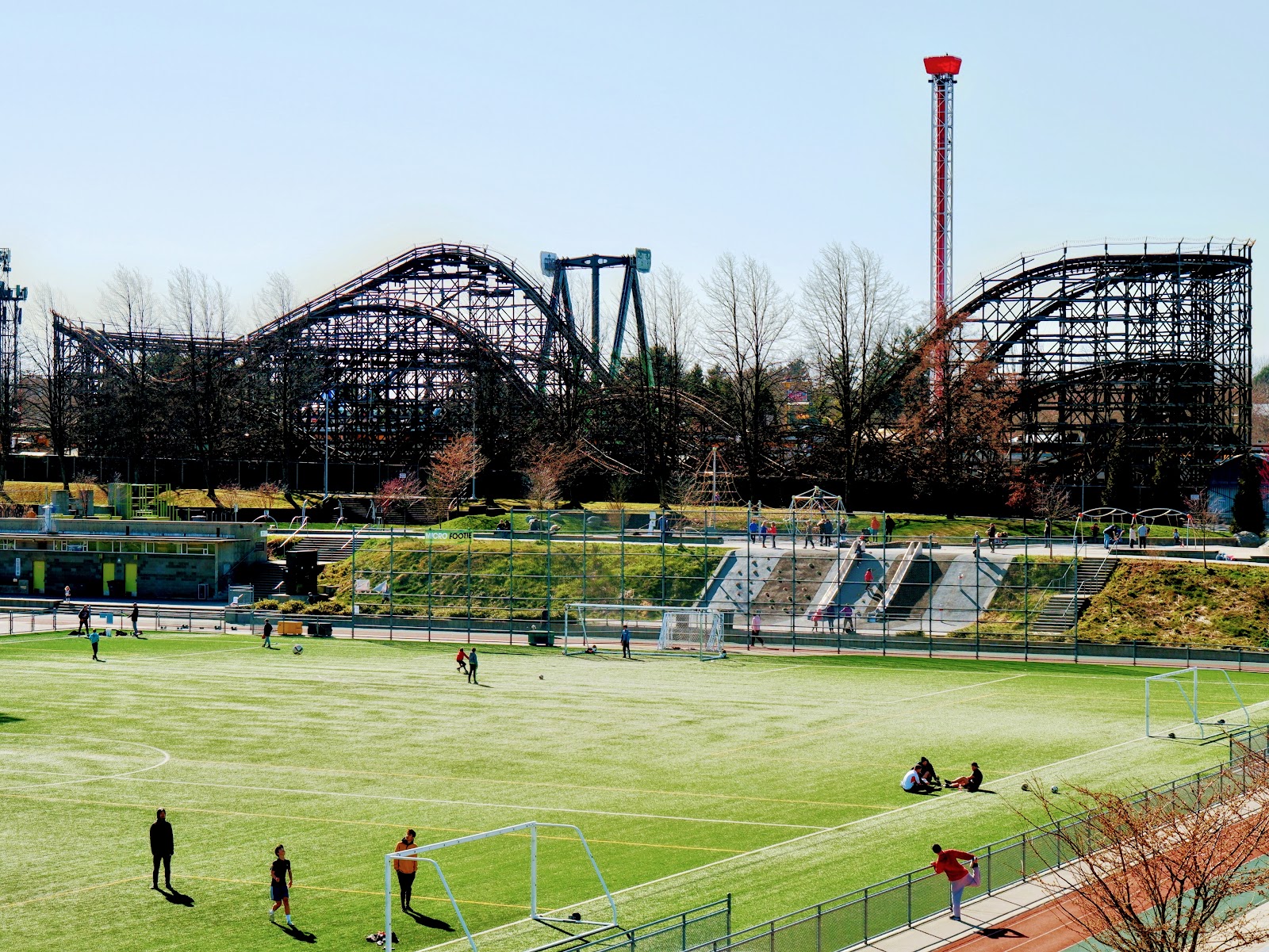 Wooden Roller Coaster — Oficiais