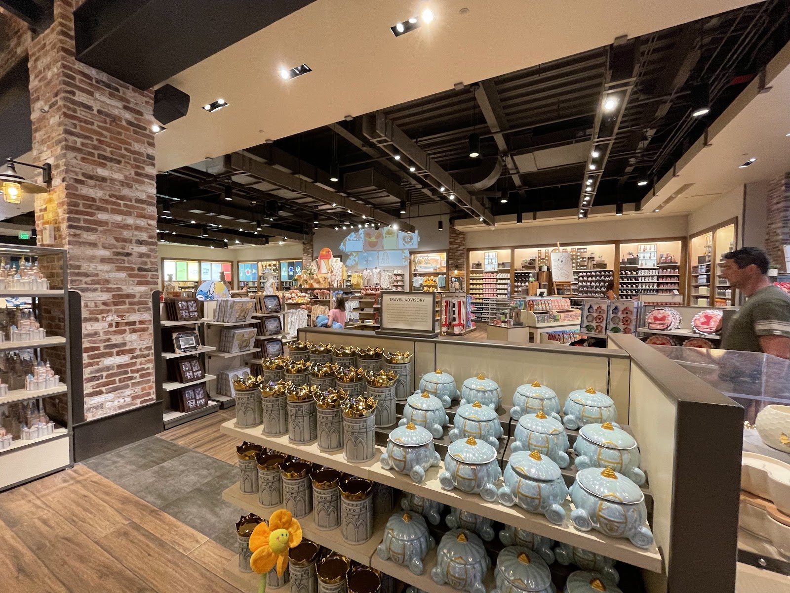 World of Disney — Oficiais