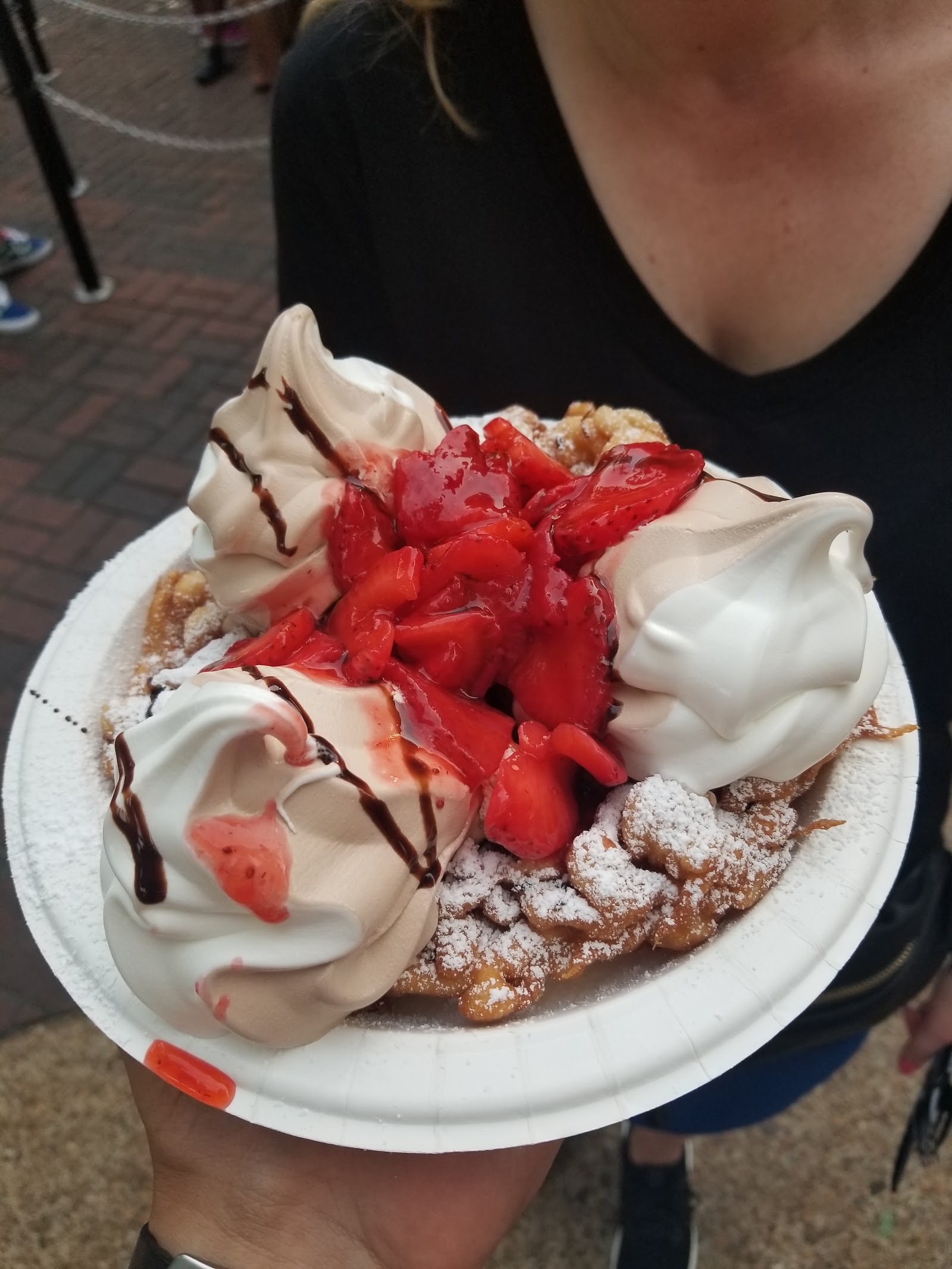 World’s Best Funnel Cakes — Oficiais