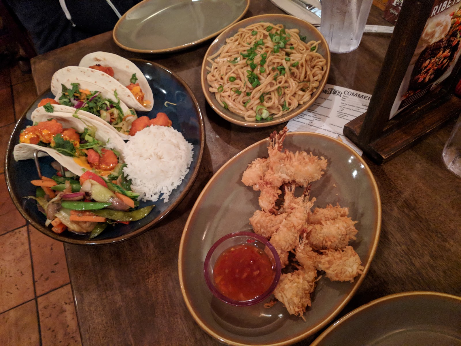 Yak & Yeti Restaurant — Oficiais
