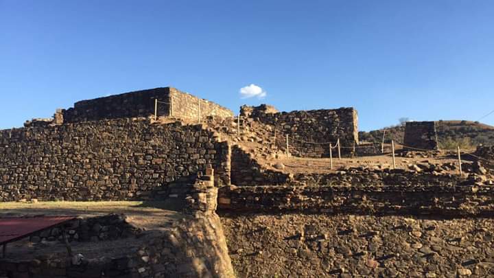 Zona arqueológica de San Miguel Ixtapan — Oficiais