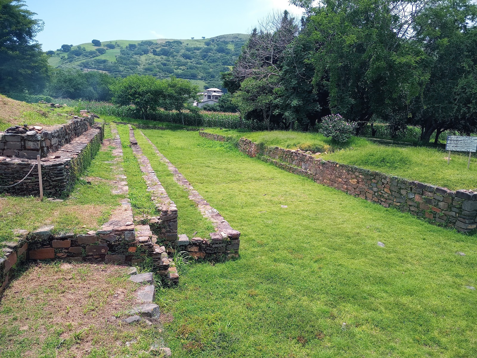 Zona arqueológica de San Miguel Ixtapan — Oficiais